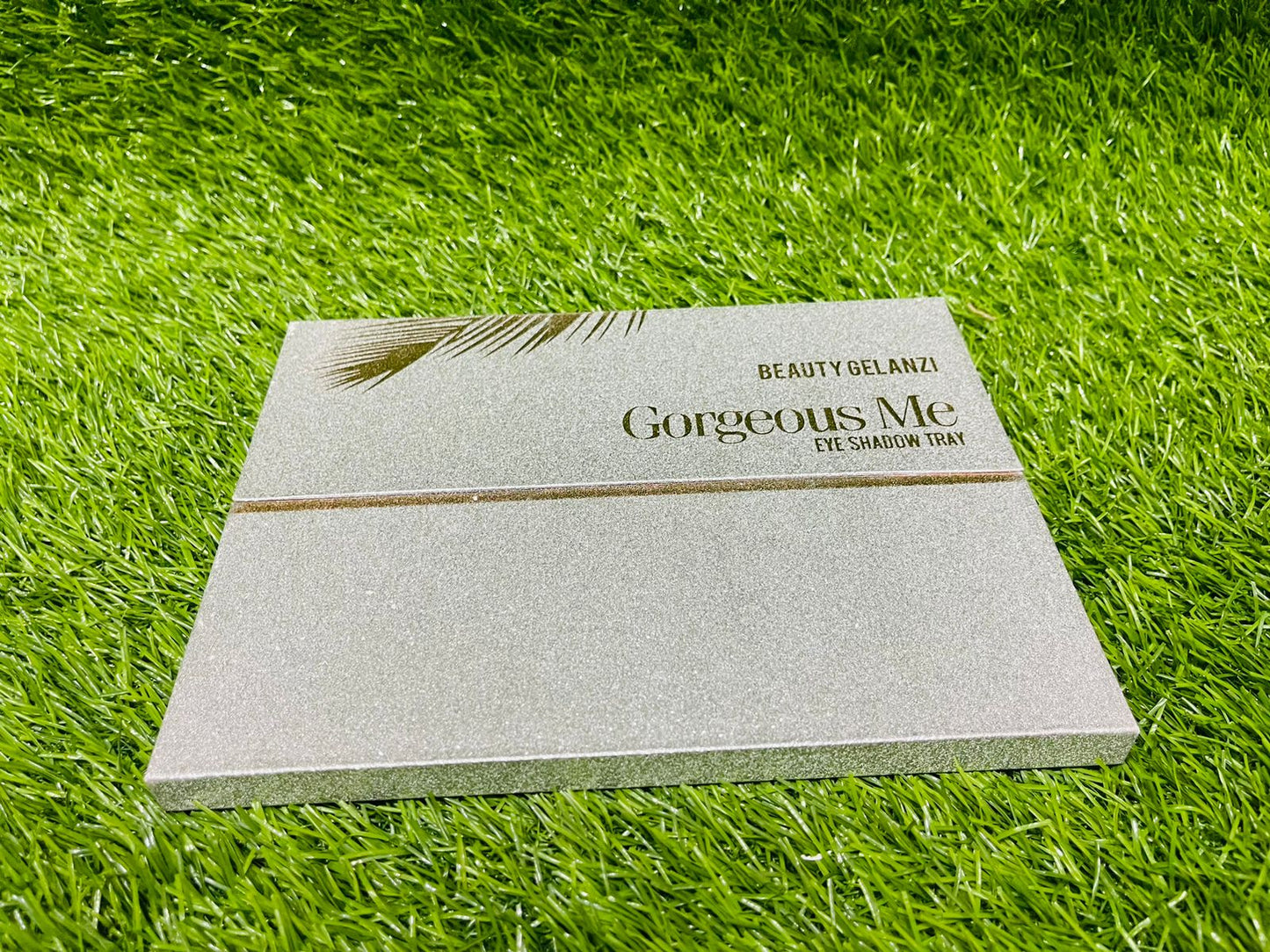 GORGEOUS ME EYE SHADOW PALETTE