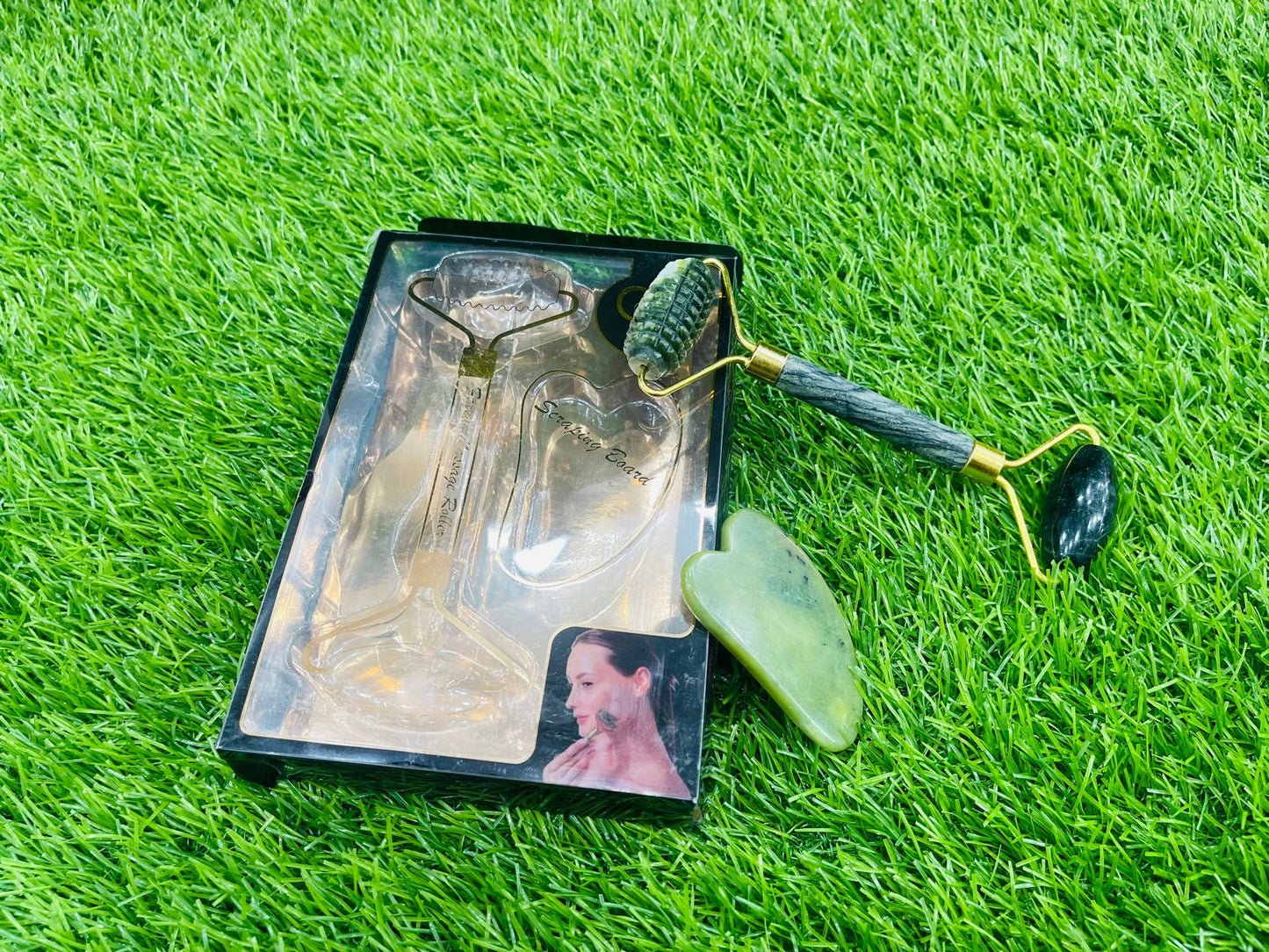 GR JADE AND GUASHA SET