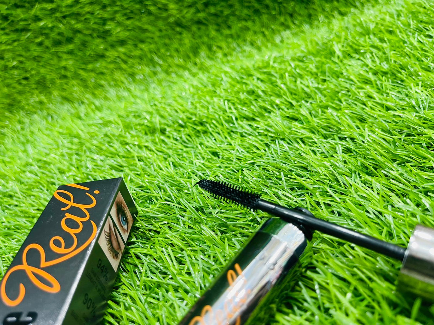 BOB WE R REAL EYE FLEXIBLE BRUSH MASCARA