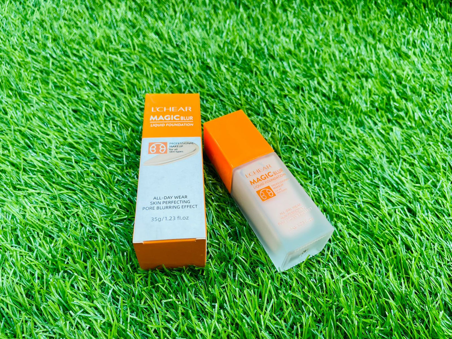 LCHEAR MAGIC BLUR FACE FOUNDATION.