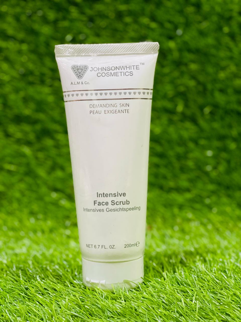 JOHNSON WHITE SCRUB 200ML (ALL SKIN TYPES)