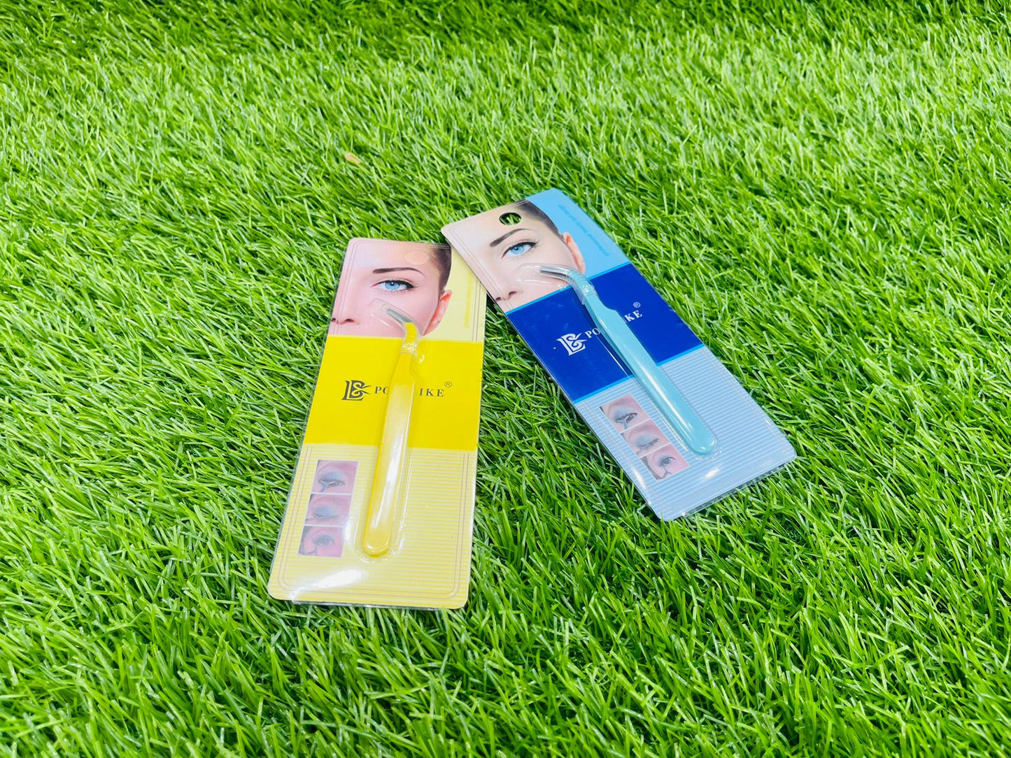 EYELASH HOLDER