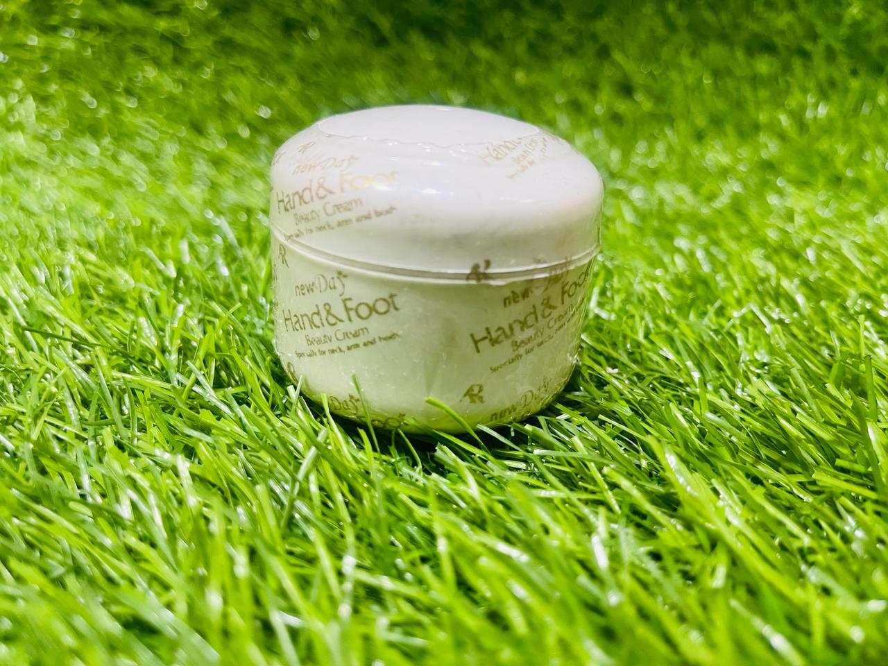 New Day Hand & Foot Beauty Cream (50gm)