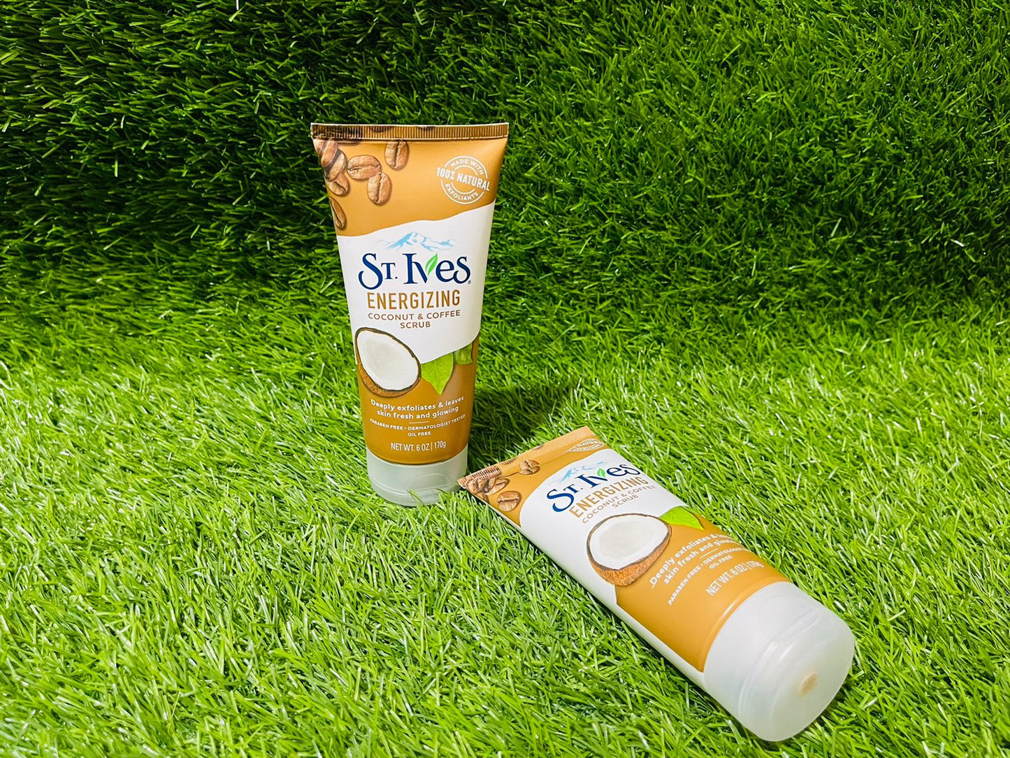 ST.IVES ENERGIZING COCONUT & COFFEE SCRUB (ALL SKIN TYPES)