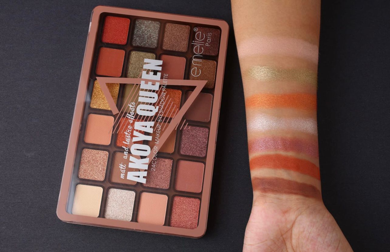 EMELIE AKOYA QUEEN MAKEUP PALLETE AQK
