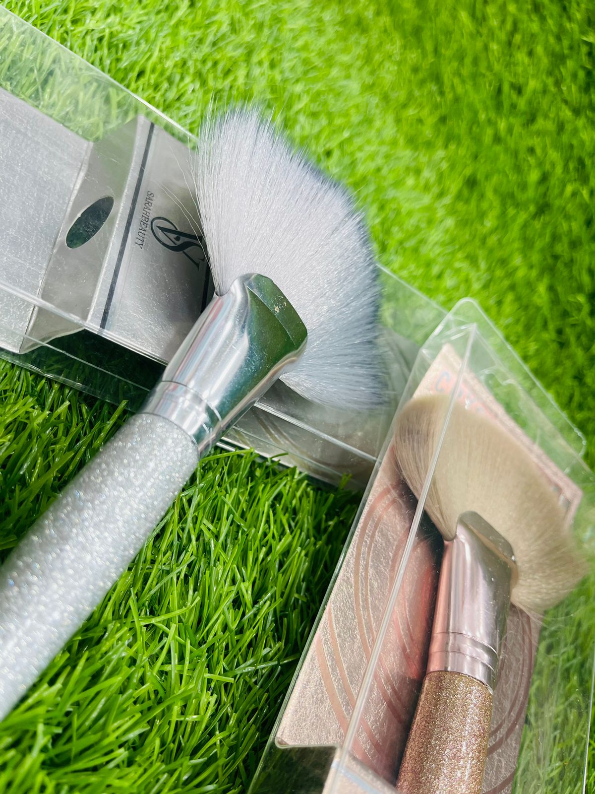 GAINT SIZE FAN BRUSH