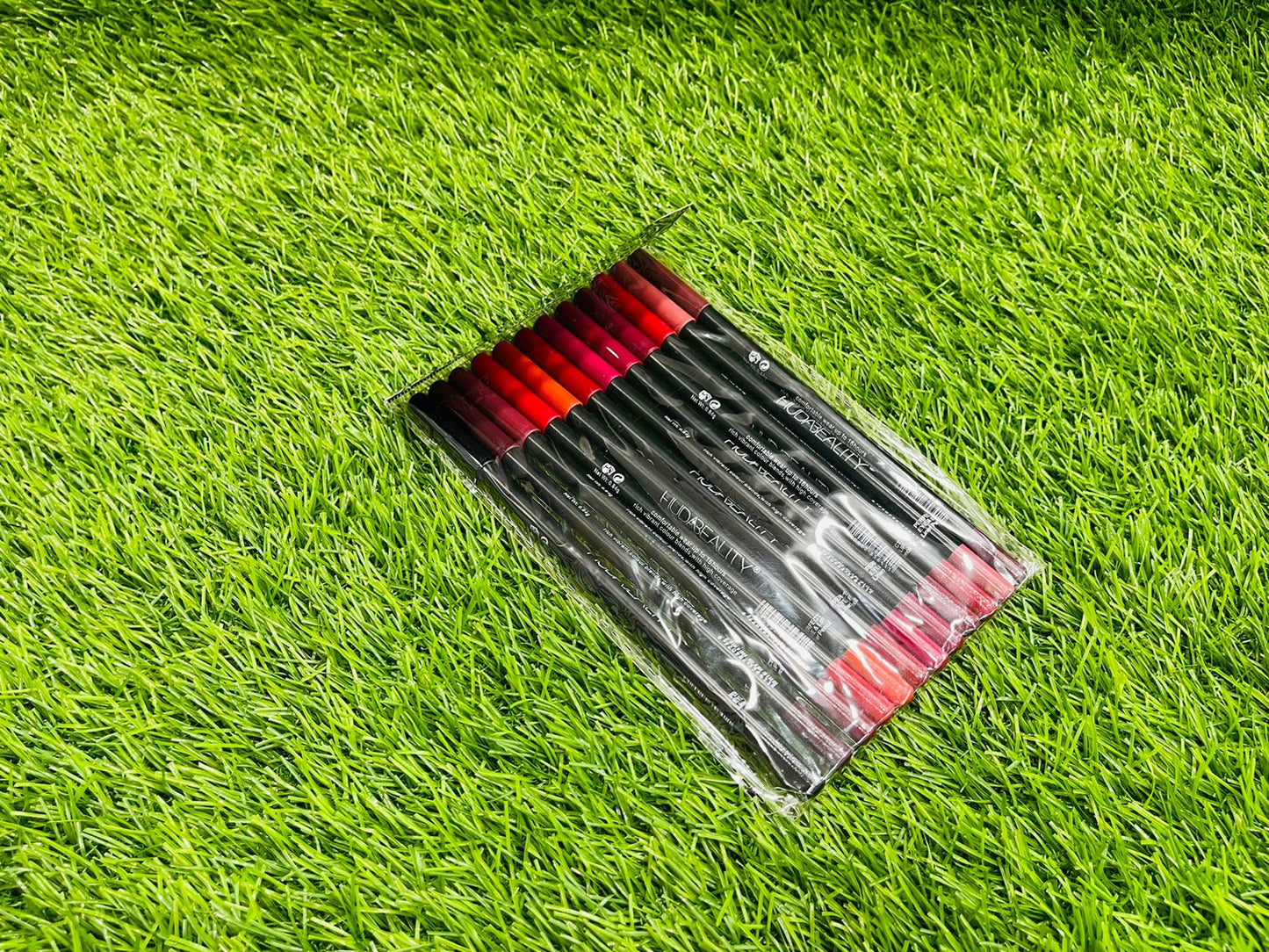 HUDABEAUTY LIP PENCIL SLIM PACK OF 12