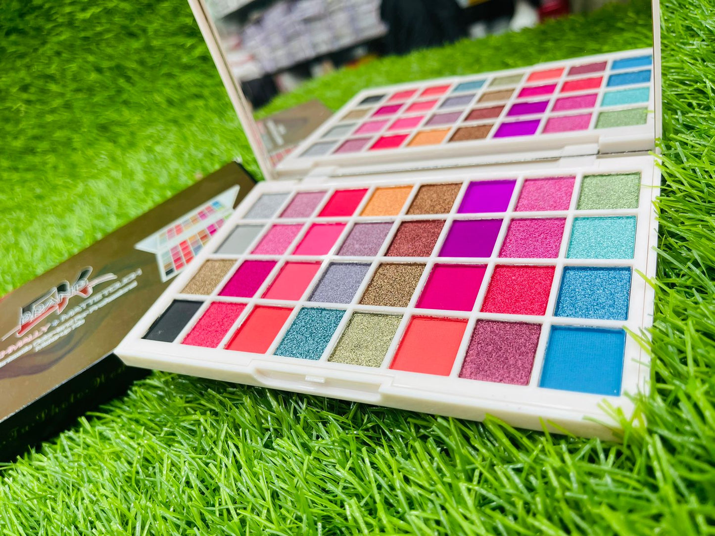 EK BRAND 32 COLOUR MAKEUP VELVET+MATT PALLETE