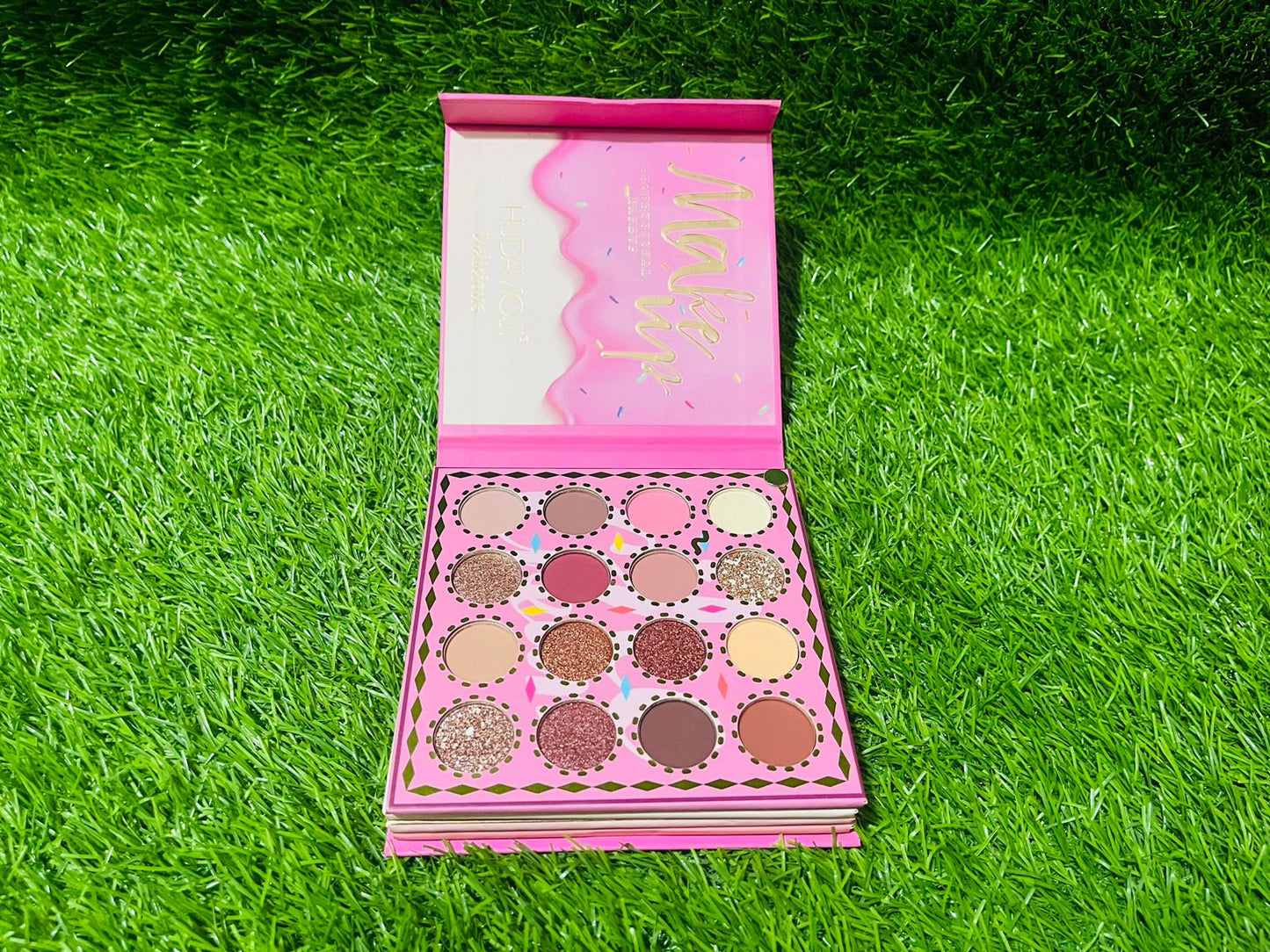 Hudamoji 4 flip standard size full makeup kit