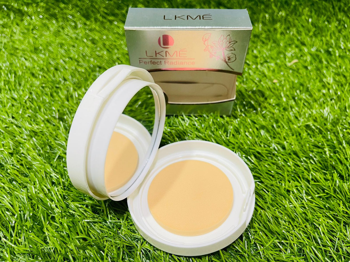 LAKMÉ PERFECT RADIANCE SHINE&MATT FACE POWDER