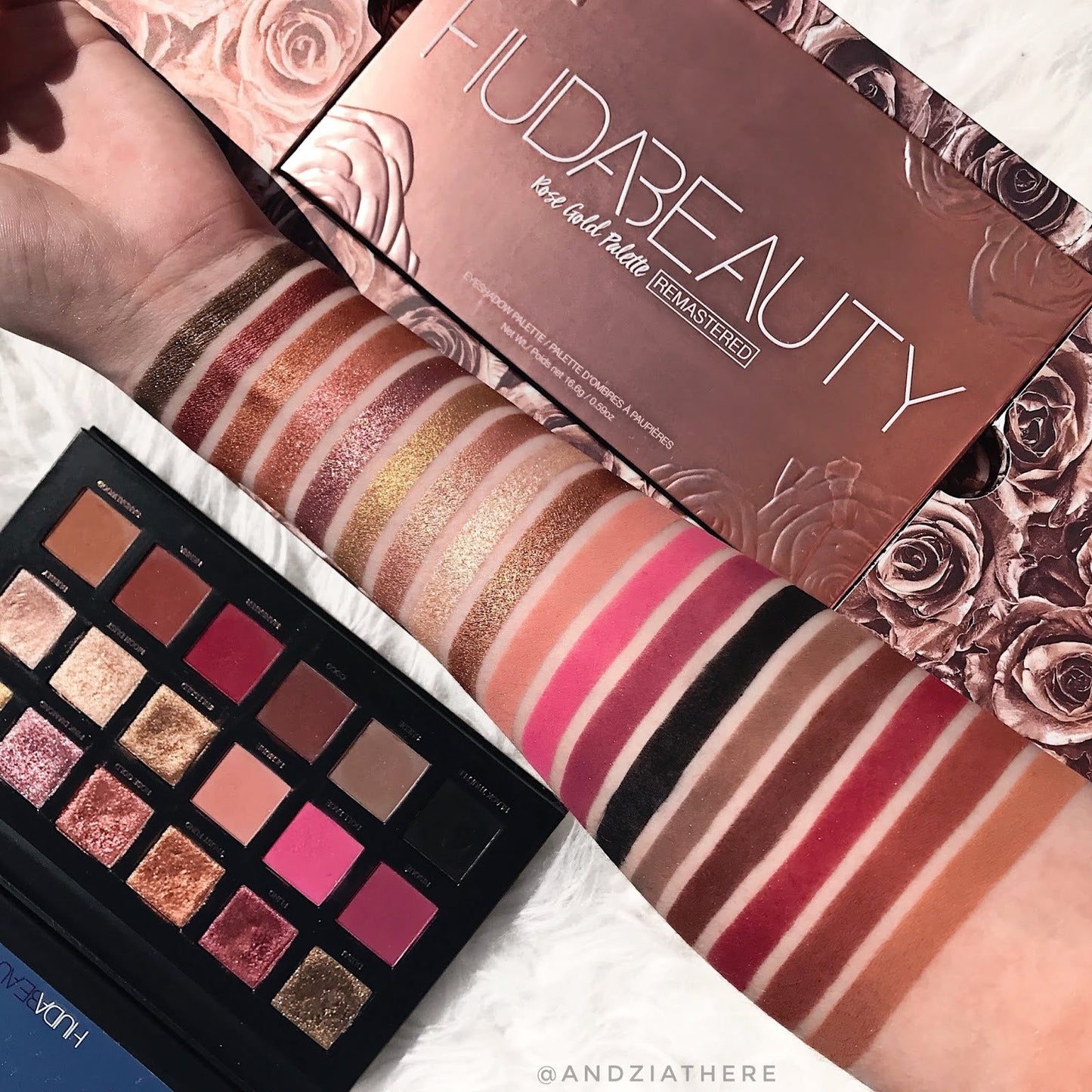 HUDA BEAUTY ROSE GOLD SHIMMER+MATT MAKEUP KIT