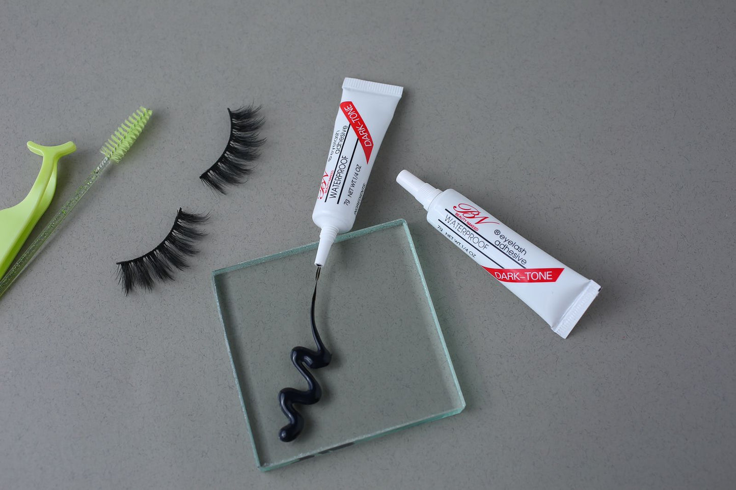 BEAUTY NAKED LASH GLUE BLACK TONE