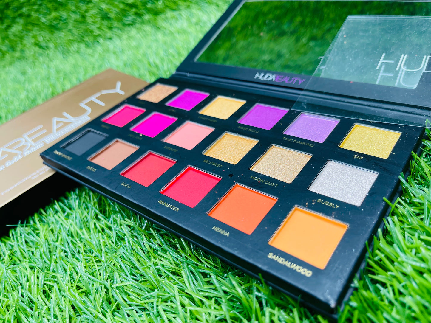 HUDA BEAUTY ROSE GOLD SHIMMER+MATT MAKEUP KIT