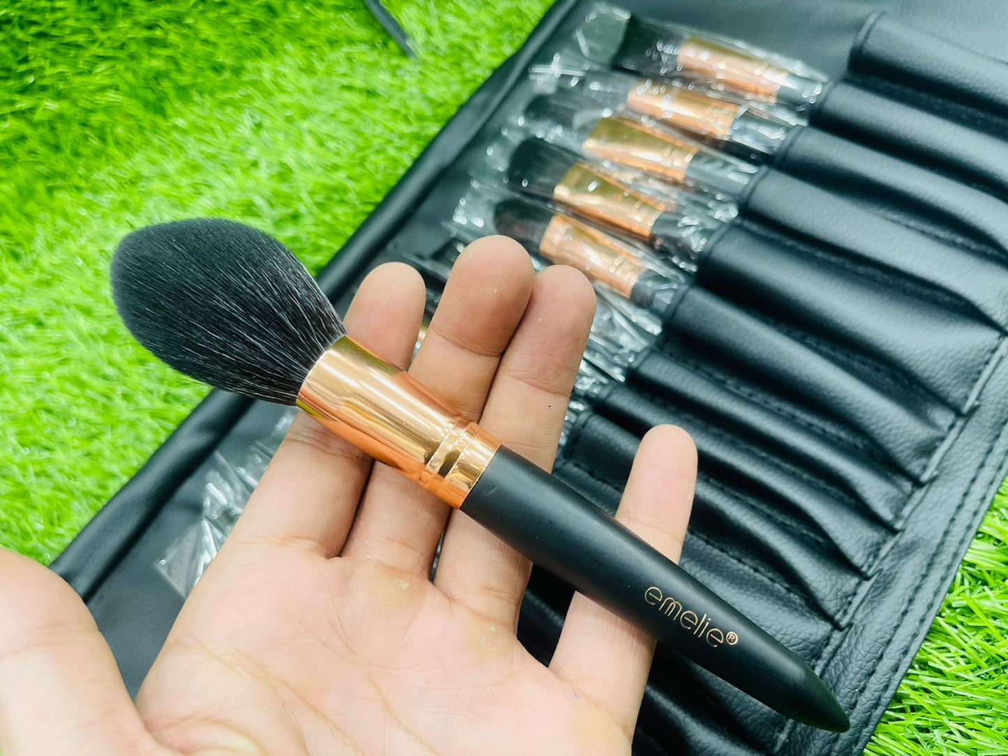 EMELIE 16 PCS MAKEUP BRUSH SET