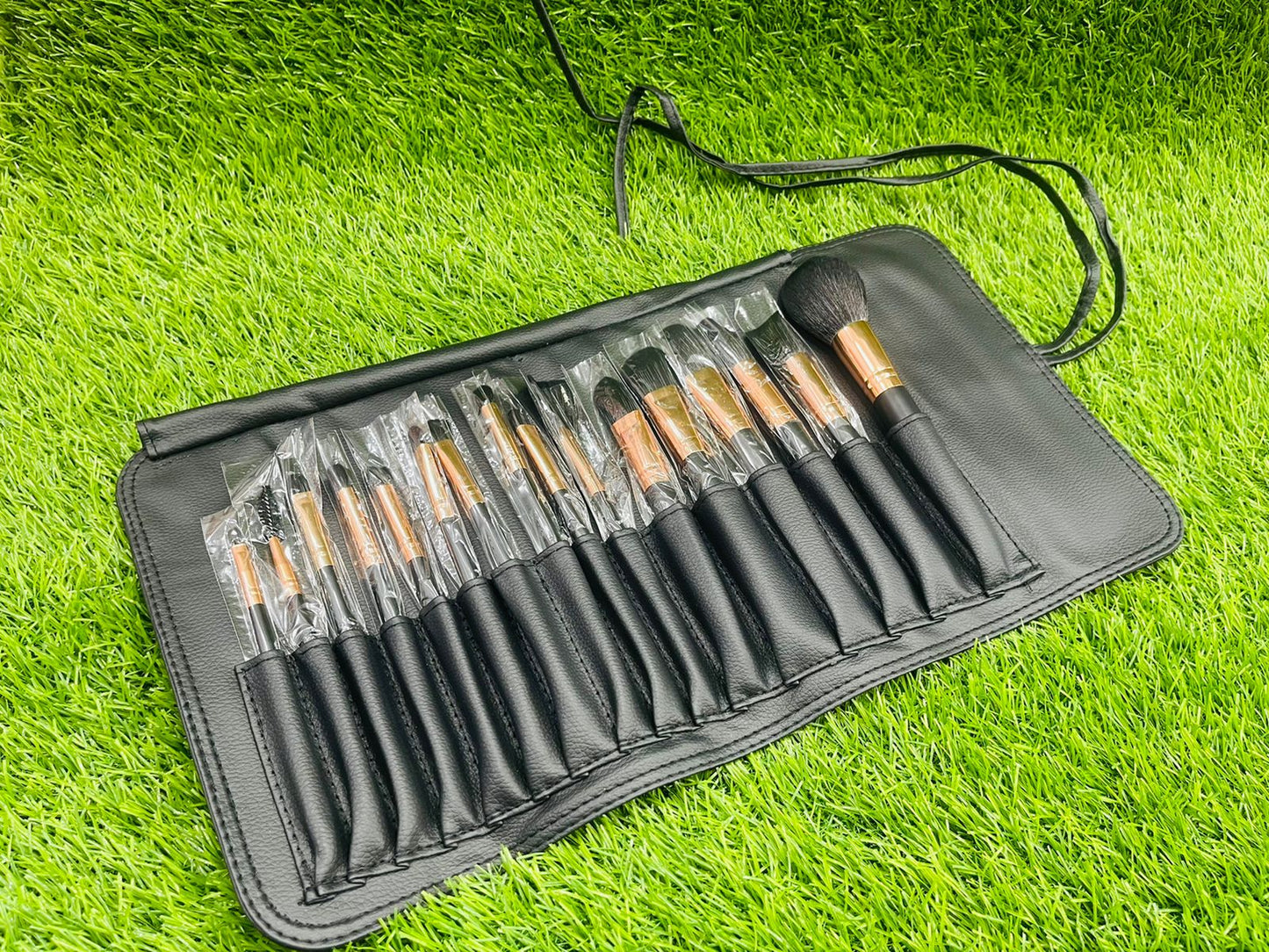 EMELIE 16 PCS MAKEUP BRUSH SET