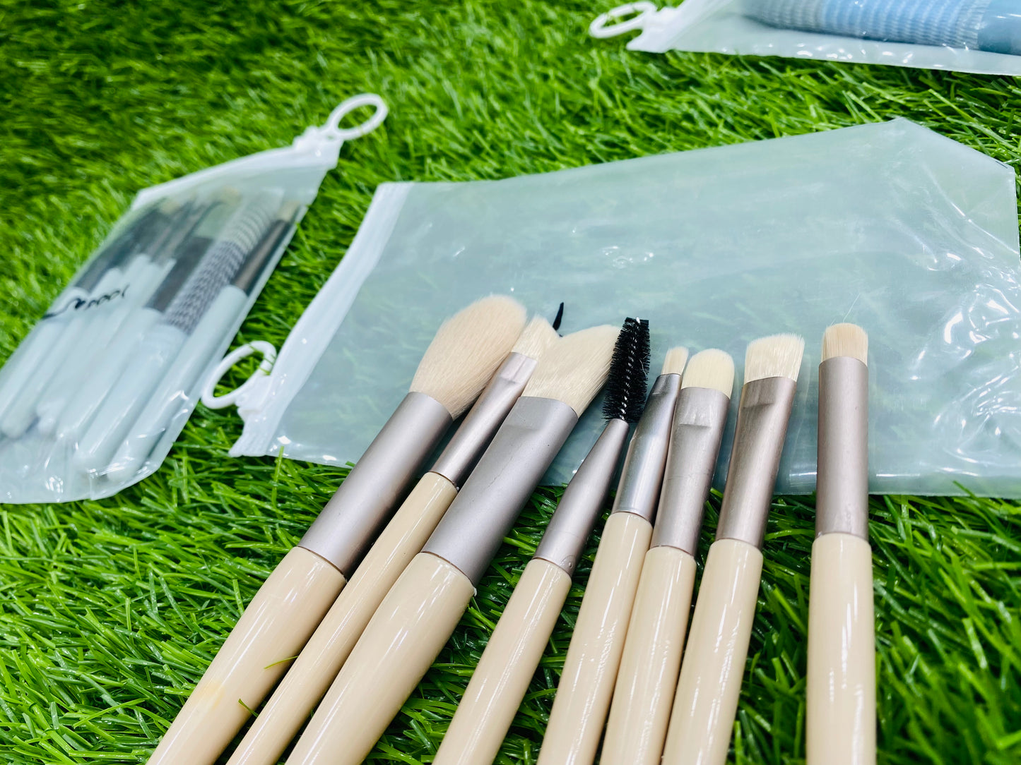 ECO FRIENDLY 8PCS MAKEUP BRUSH SET