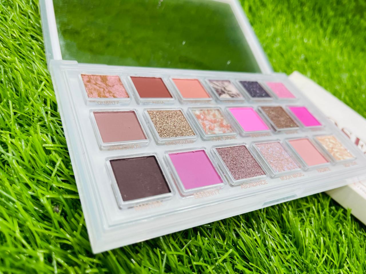 HUDA BEAUTY ROSE CRYSTAL VELVET+SHIMMER+MATT PALLETE
