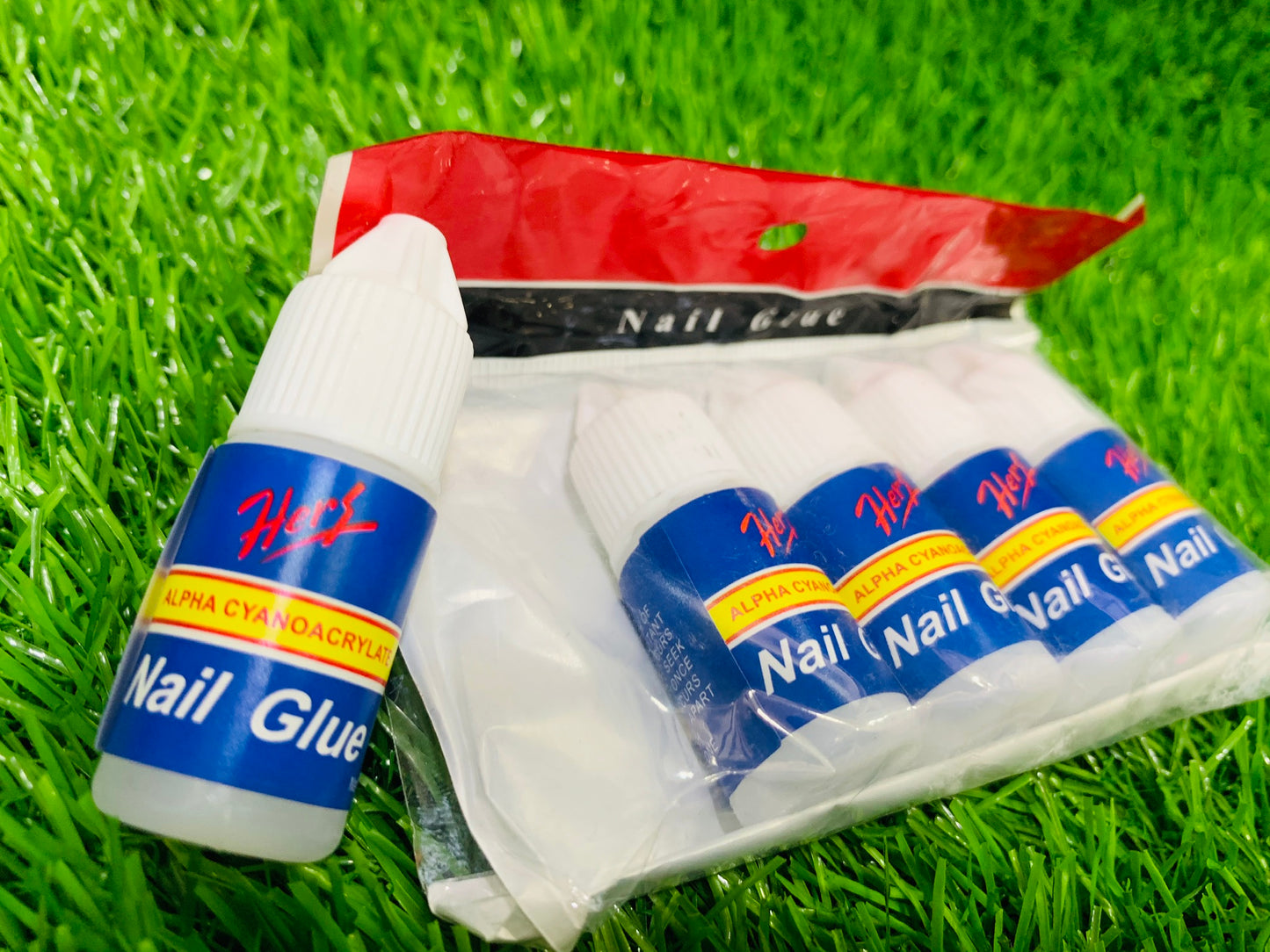 HERS NAIL GLUE