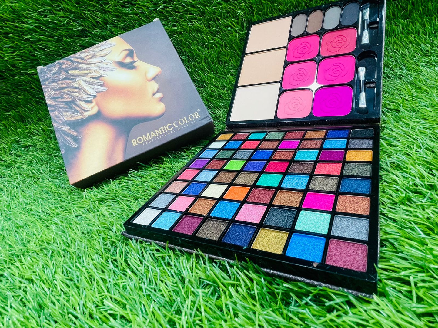 ROMANTIC COLOUR STANDARD SIZE FULL MAKEUP KIT 2301