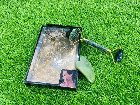 GR JADE AND GUASHA SET