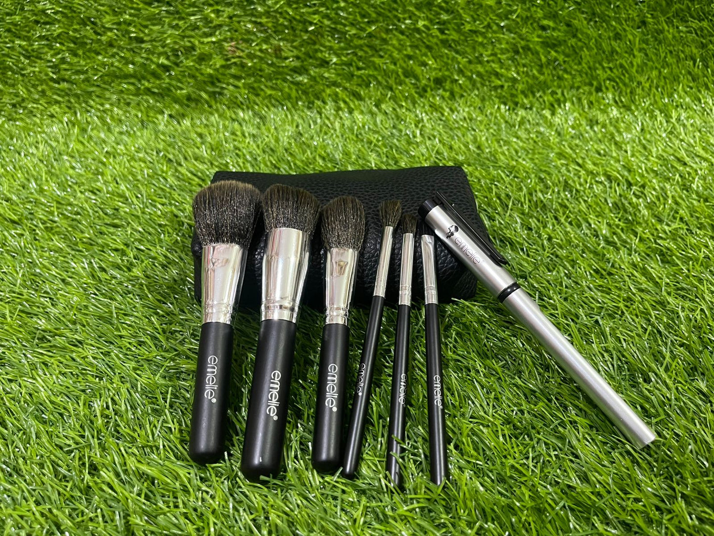 Ultimate Essentials Brush Set With Bag & pen