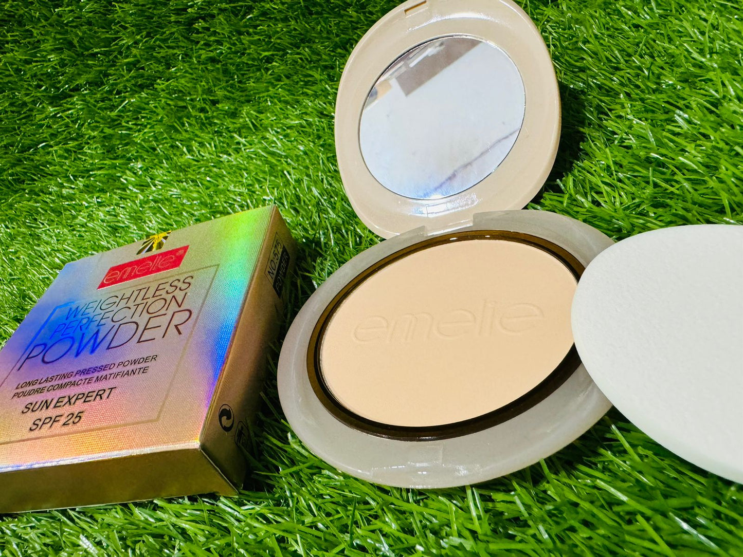 Emelie Cosmetics - Weightless Perfection Compact Powder