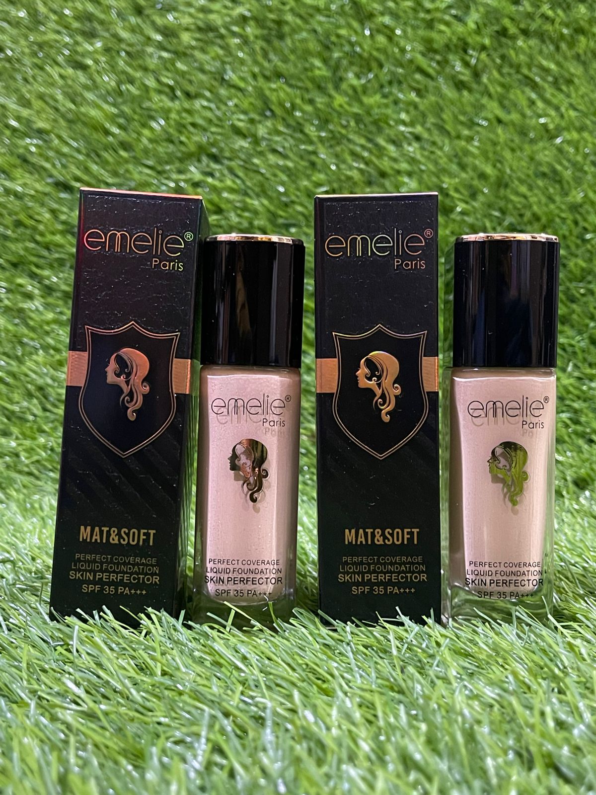 Emelie Matte & Soft Liquid Foundation