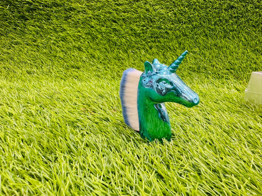 MAKEUP BRUSHES ANTIQUE STYLE.