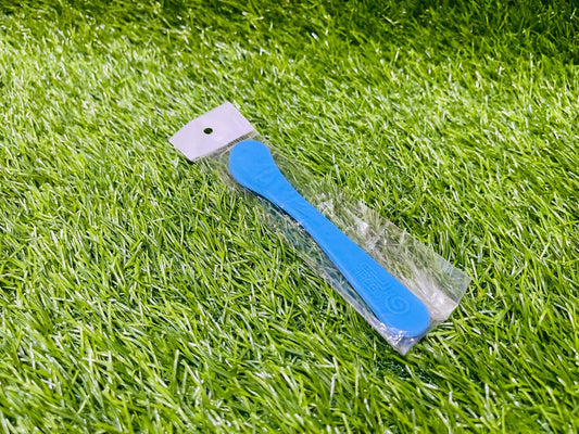 PLASTIC WAX SPATULA