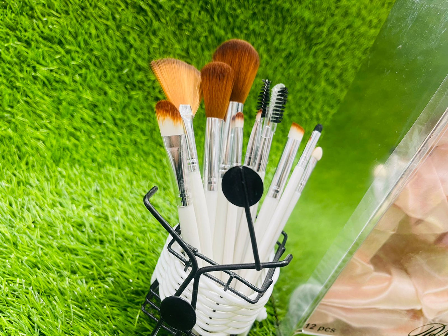 BEAUTY NAKED CYCLE MAKEUP BRUSH SET