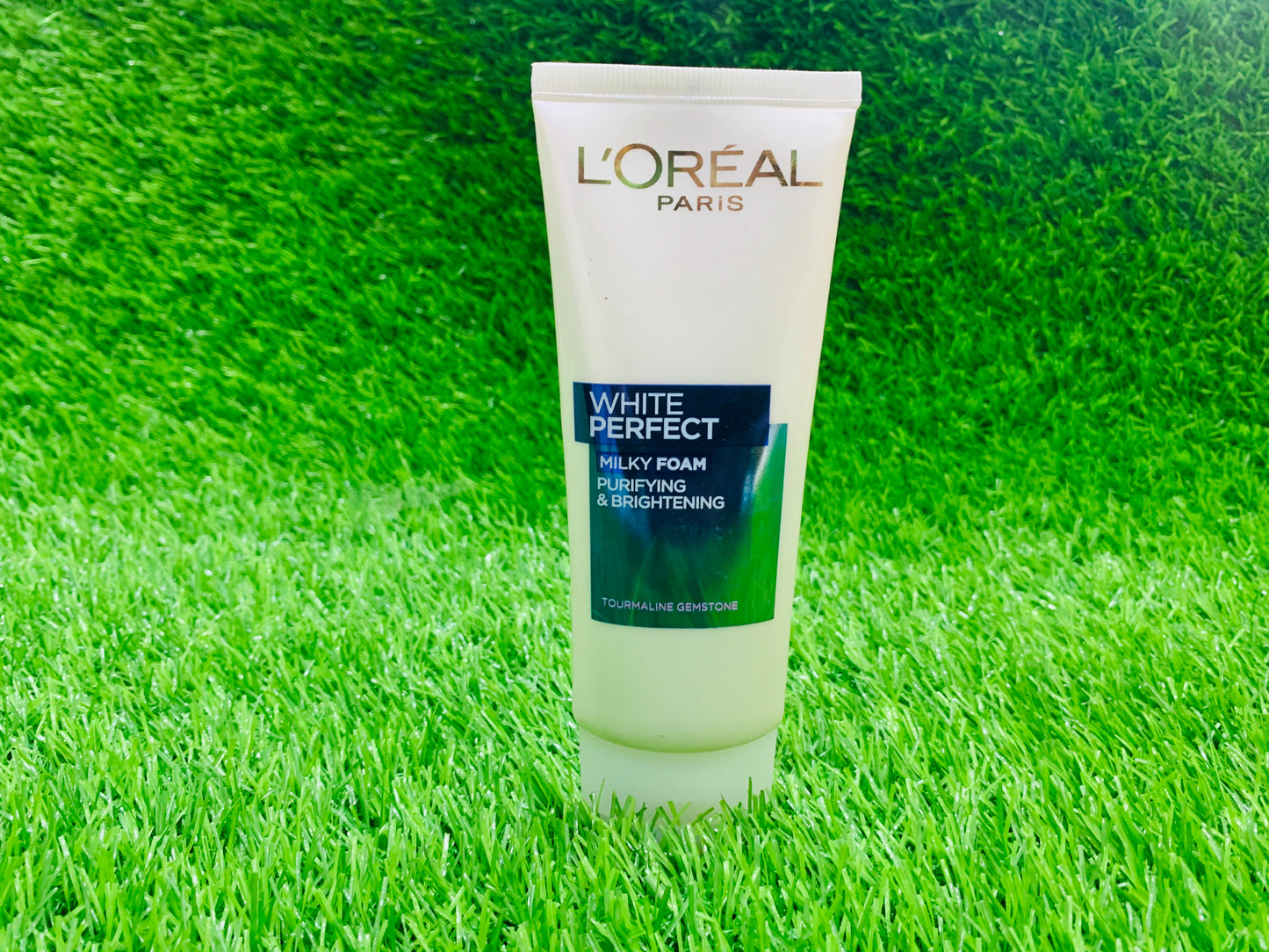 LOREAL WHITE PERFECT FACE WASH 100ML.